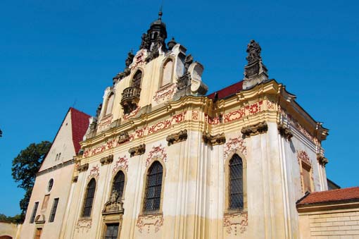 Kaple sv. Anny s klášterním kostelem  Tří králů 