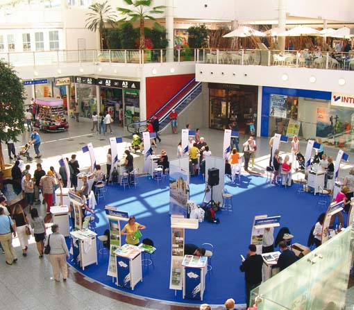 Kruhová expozice na atraktivní ploše nákupního centra Kruhová expozice na atraktivní ploše nákupního centra