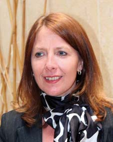 Regionální ředitelka ACTE Caroline Allenová Regionální ředitelka ACTE Caroline Allenová