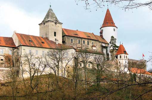 Ekonomická krize nahrává tuzemským turistickým cílům, pro které je stěžejní domácí klientela. Některé objekty dokonce zavedly celoroční návštěvní dobu Ekonomická krize nahrává tuzemským turistickým cílům, pro které je stěžejní domácí klientela. Některé objekty dokonce zavedly celoroční návštěvní dobu