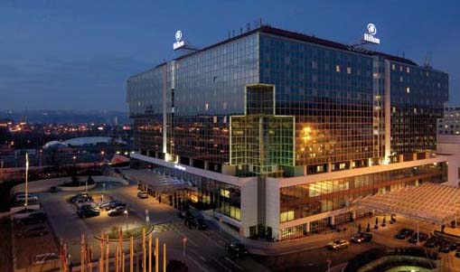 Do tmy se ponořil mj. hotel Hilton Prague Do tmy se ponořil mj. hotel Hilton Prague