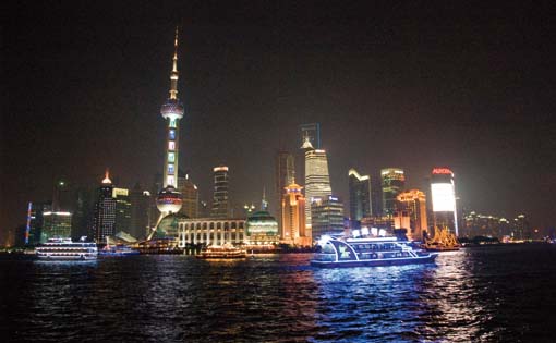 Futuristická čtvrť Pudong učinila z Šanghaje město 3. milénia