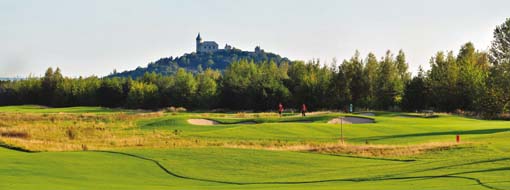Návštěvu Kunětické hory je možné spojit s golfovými aktivitami na nedalekém hřišti 