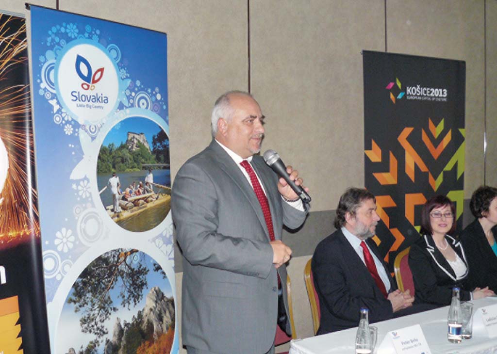 			Setkání zahájil Slovenský velvyslanec Peter Brňo			