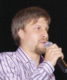 Viktor Kustein své vystoupení oživil řadou praktických ukázek Viktor Kustein své vystoupení oživil řadou praktických ukázek