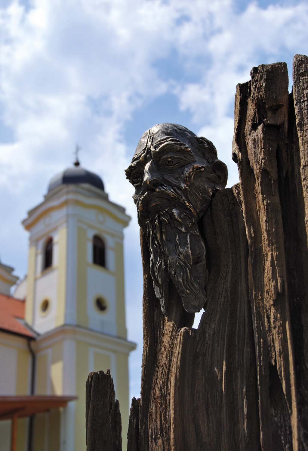 			5. ročník sympózia ORA ET ARS na Skalke, Autor plastiky Krzystof Brzuzan, sv. Svorad; foto: Štefan Majtán			