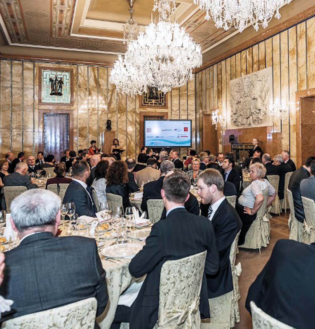Ceny byly kongresovým velvyslancům předány v rezidenci pražského primátora Ceny byly kongresovým velvyslancům předány v rezidenci pražského primátora