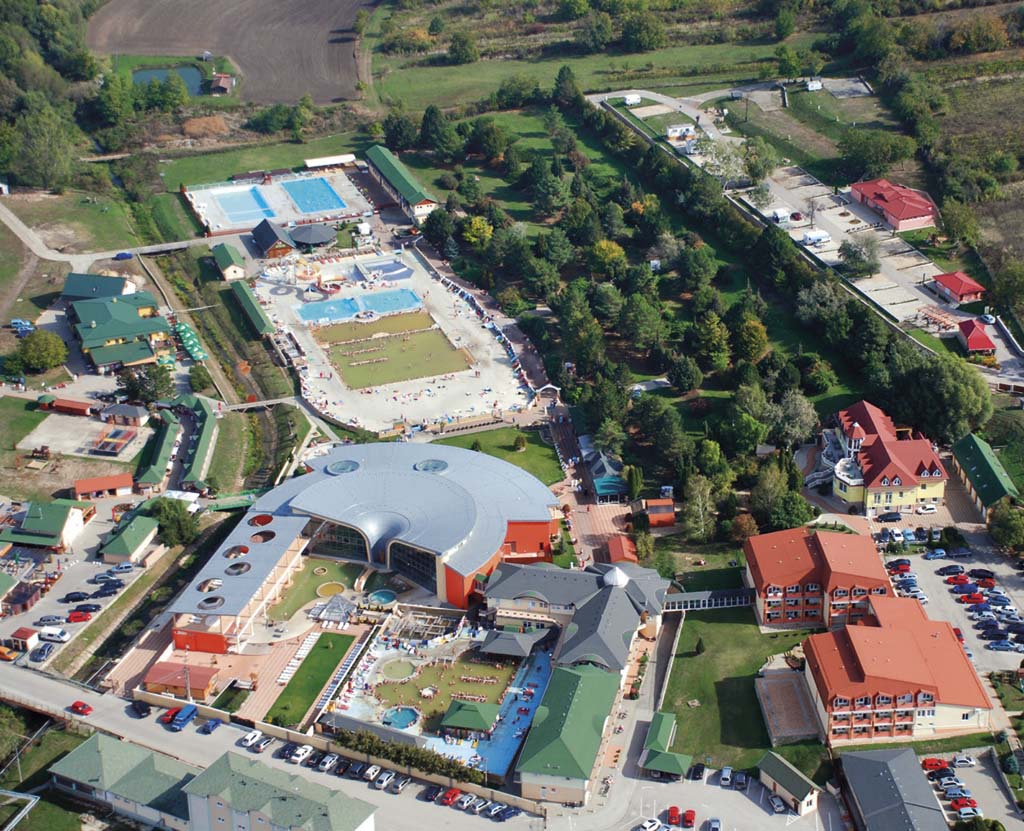 			Wellness Aquamarín a Thermálne Kúpalisko Podhájska			