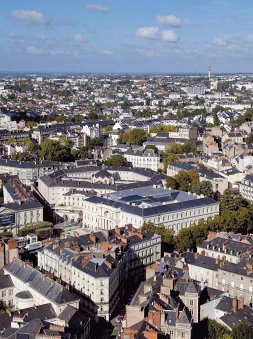 			Justiční palác je součástí historického centra města Nantes			