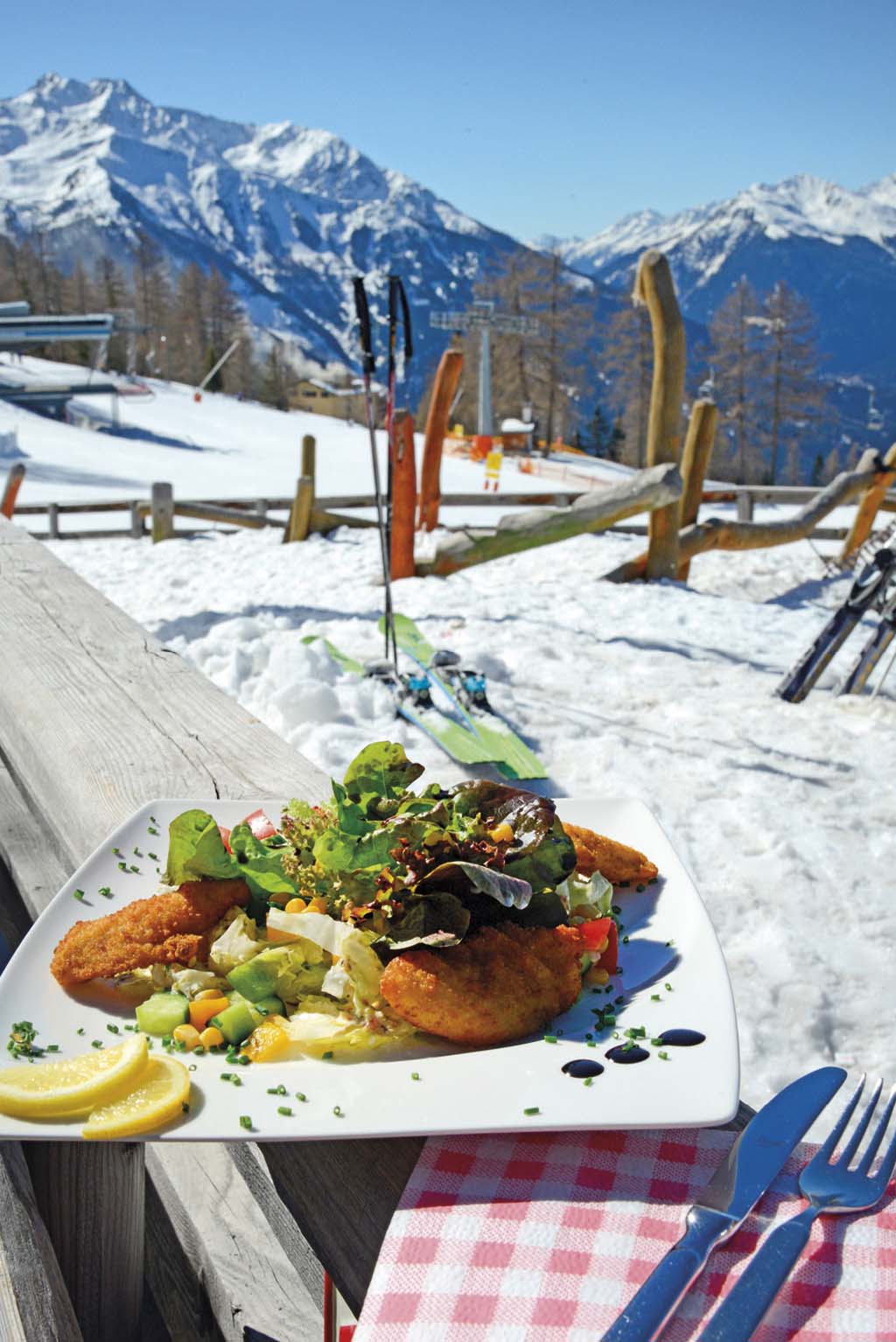  Venet je menší středisko v tyrolském okrese Landek. Jako všude v Rakousku, i tady umějí připravit a servírovat skvělou gastronomii 