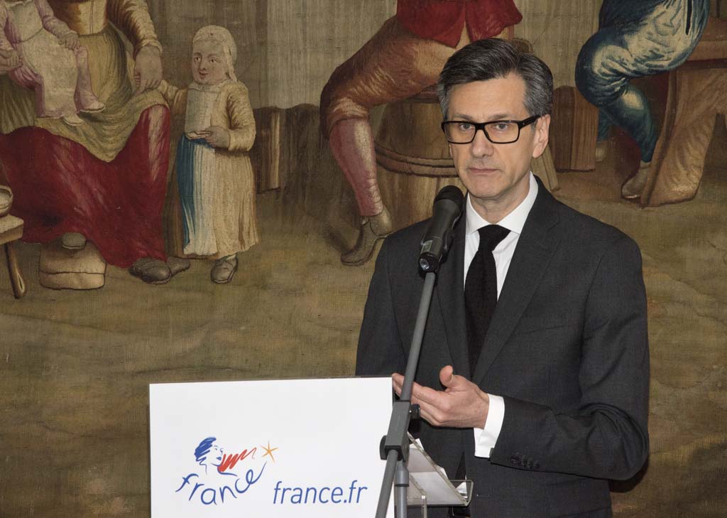 Francouzský velvyslanec v České republice Jean-Pierre Asvazadourian Francouzský velvyslanec v České republice Jean-Pierre Asvazadourian