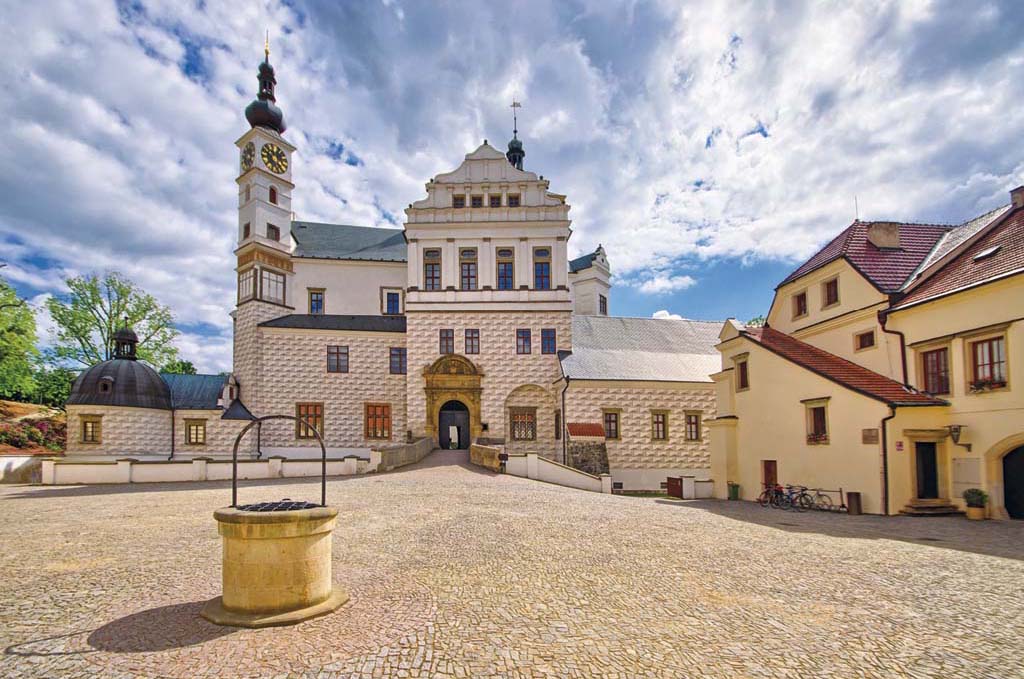 Zámek Pardubice; Foto: Shutterstock.com