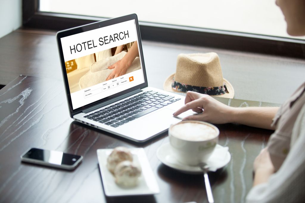 Prague City Tourism (PCT) plánuje nově prostřednictvím své webové stránky umožnit podnikatelům nabízet produkty včetně rezervací v hotelích