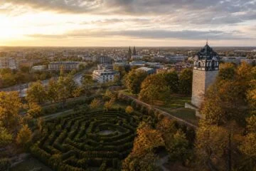 Hradec Králové s dětmi na podzim: labyrint, věž i muzeum plné her