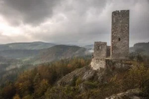 Tajemné a strašidelné hrady mimo NPÚ: kam na výlet za pověstmi