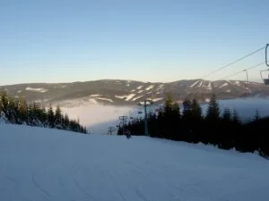 Sjezdovka a lanovka na Ramzové